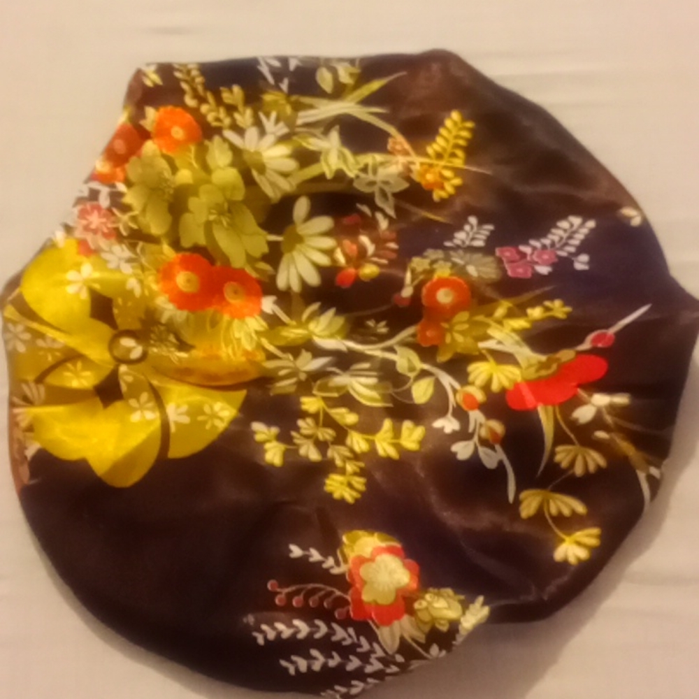 Brown flower bonnet